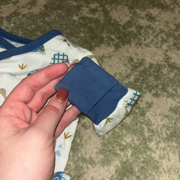 4 piece baby matching turtle set. Size 0-3 months. Worn once. Blanket NWT - Picture 2 of 7